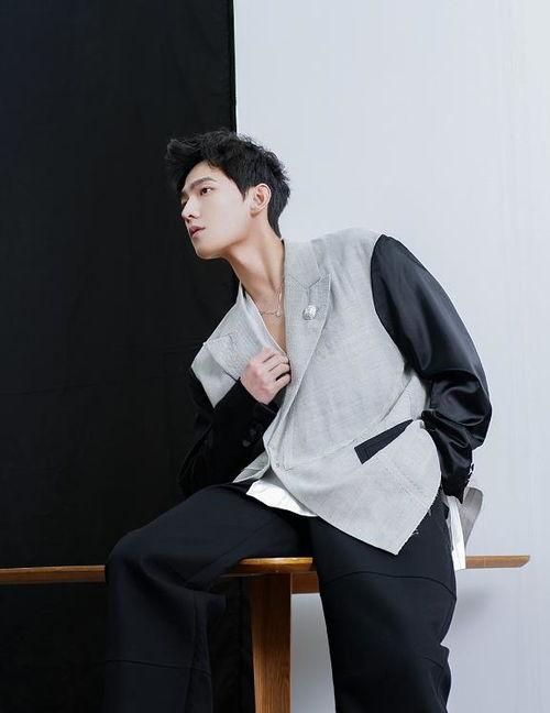 杨洋最新 爆料消息今天,揭秘明星背后的故事与挑战